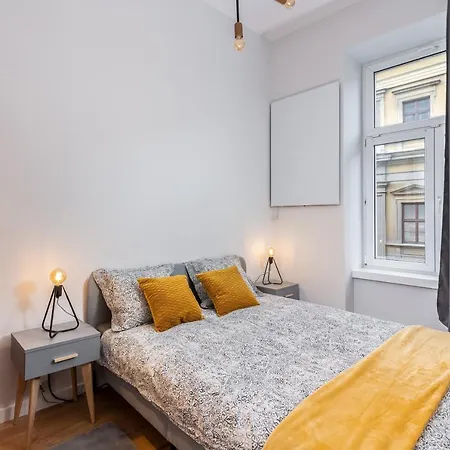 아파트 St. Florian Cozy Loft 크라쿠프